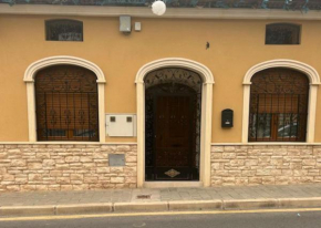 Beautiful home, 3 double bedrooms, Beach and city